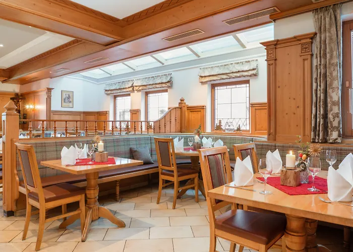 Zur Post Hotel Rohrdorf (Bavaria)