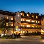 Zur Post Hotel 3*