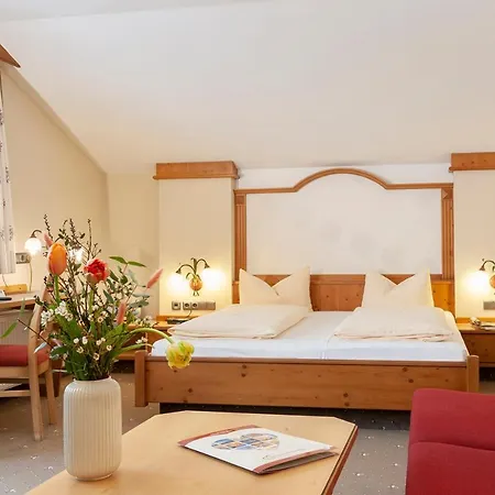 Zur Post 3* Rohrdorf (Bavaria)