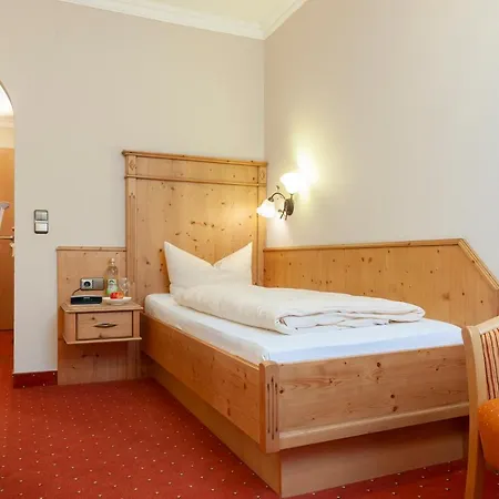 Zur Post 3* Rohrdorf (Bavaria)