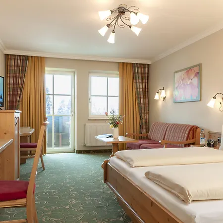 Zur Post Otel