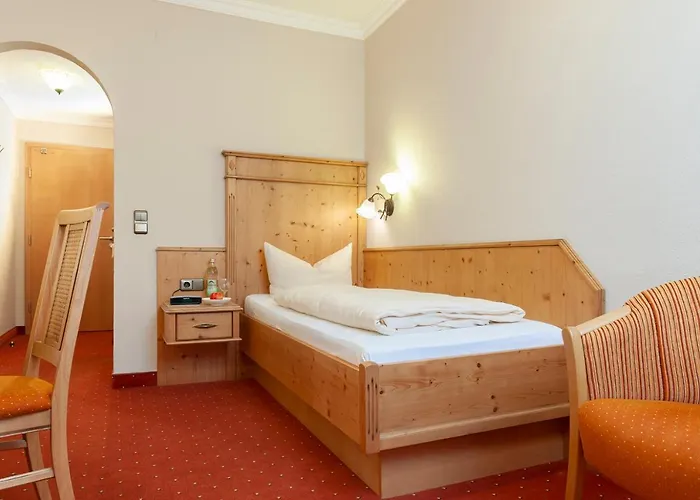 Zur Post 3* Rohrdorf (Bavaria)