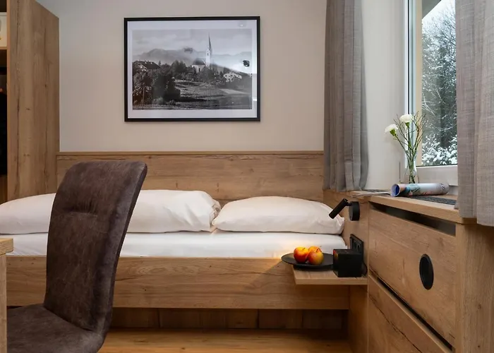 Hotel Zur Post Rohrdorf (Bavaria)