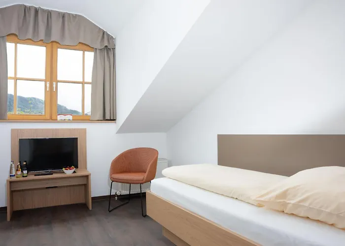 Zur Post 3* Rohrdorf (Bavaria)
